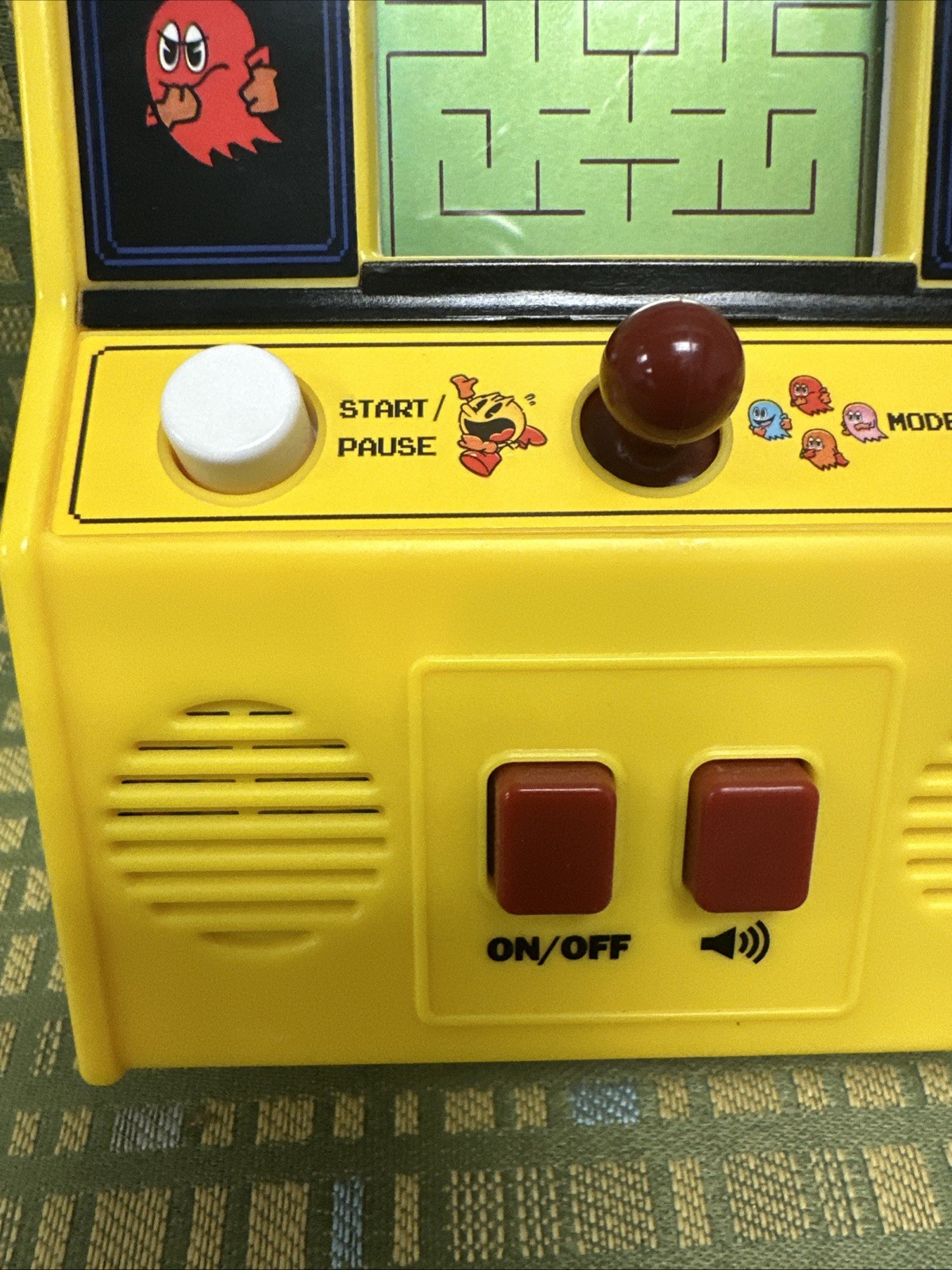 Bandai Namco Pac-man Handheld Mini Arcade Retro Video Game 09521-5 3/4” H Tested