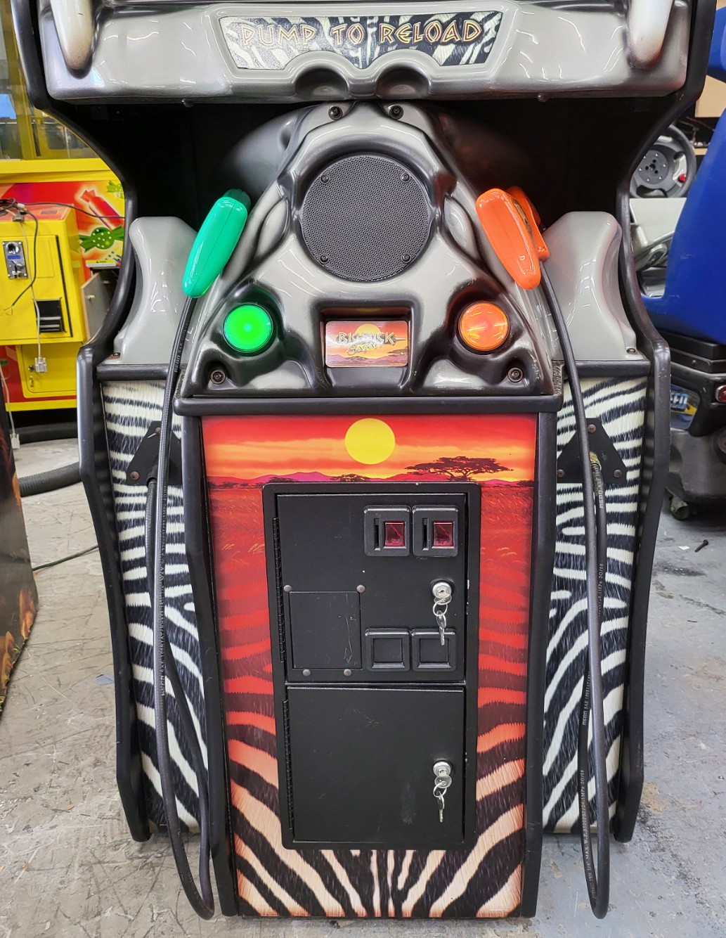 BIG BUCK HUNTER Pro SAFARI Full Size Arcade Shooting Game – WORKING GREAT! (S4)