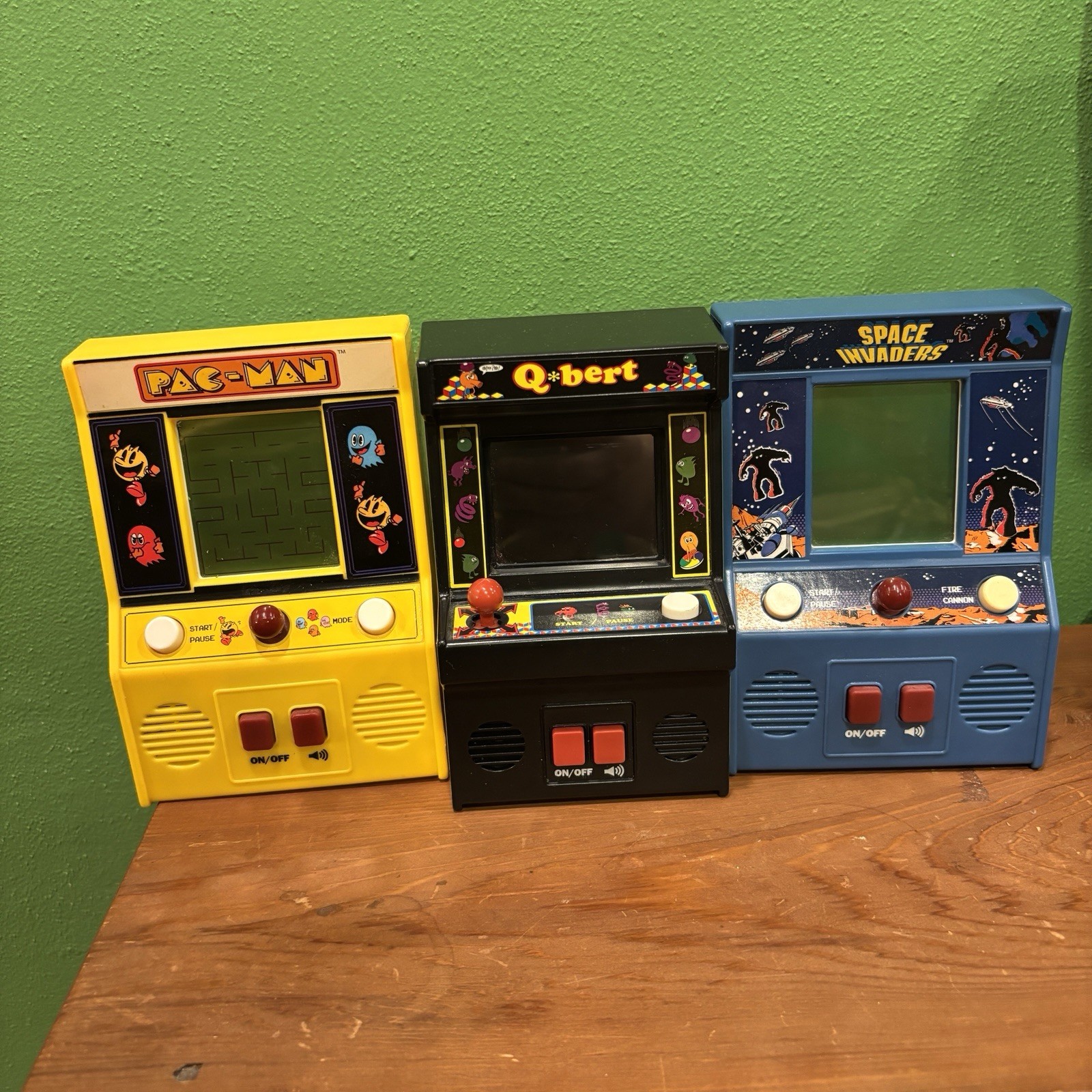 Space Invaders, Pac-Man, Pac-Man Retro ,Q*bert Game Lot Of 3 Tested