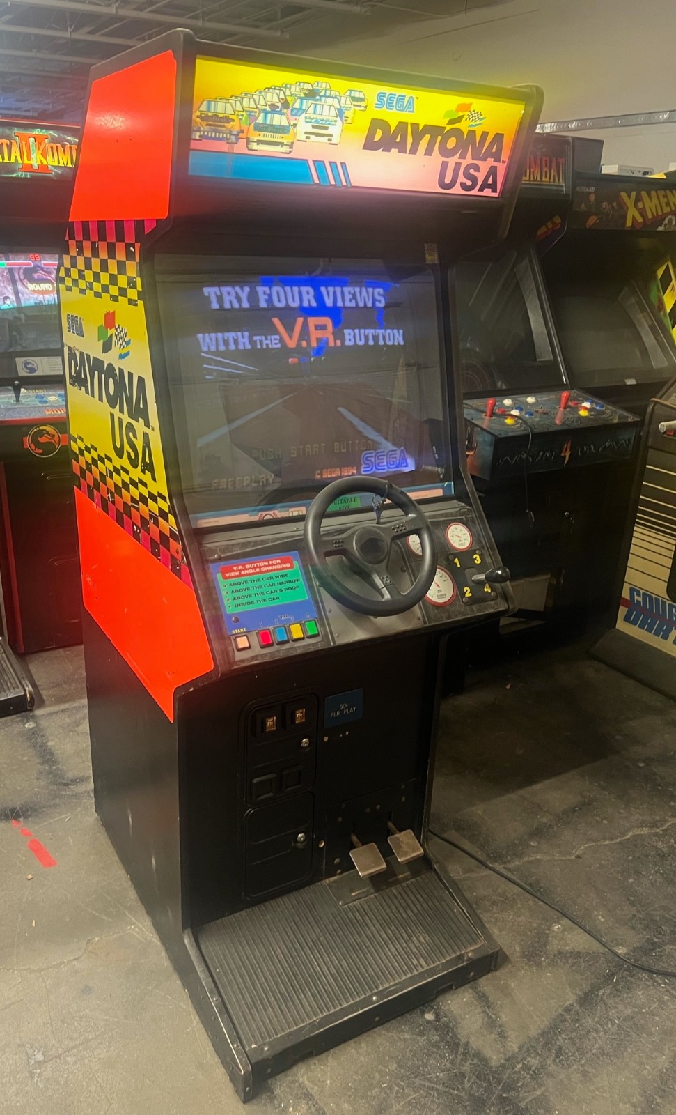 DAYTONA USA by SEGA 1994 – STAND UP / UPRIGHT (Linked Pair – 2 Machines) *RARE*