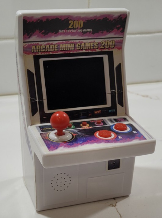 Mini Arcade Machine – 200 Games Built-In – Retro Gaming – Lights and Sounds