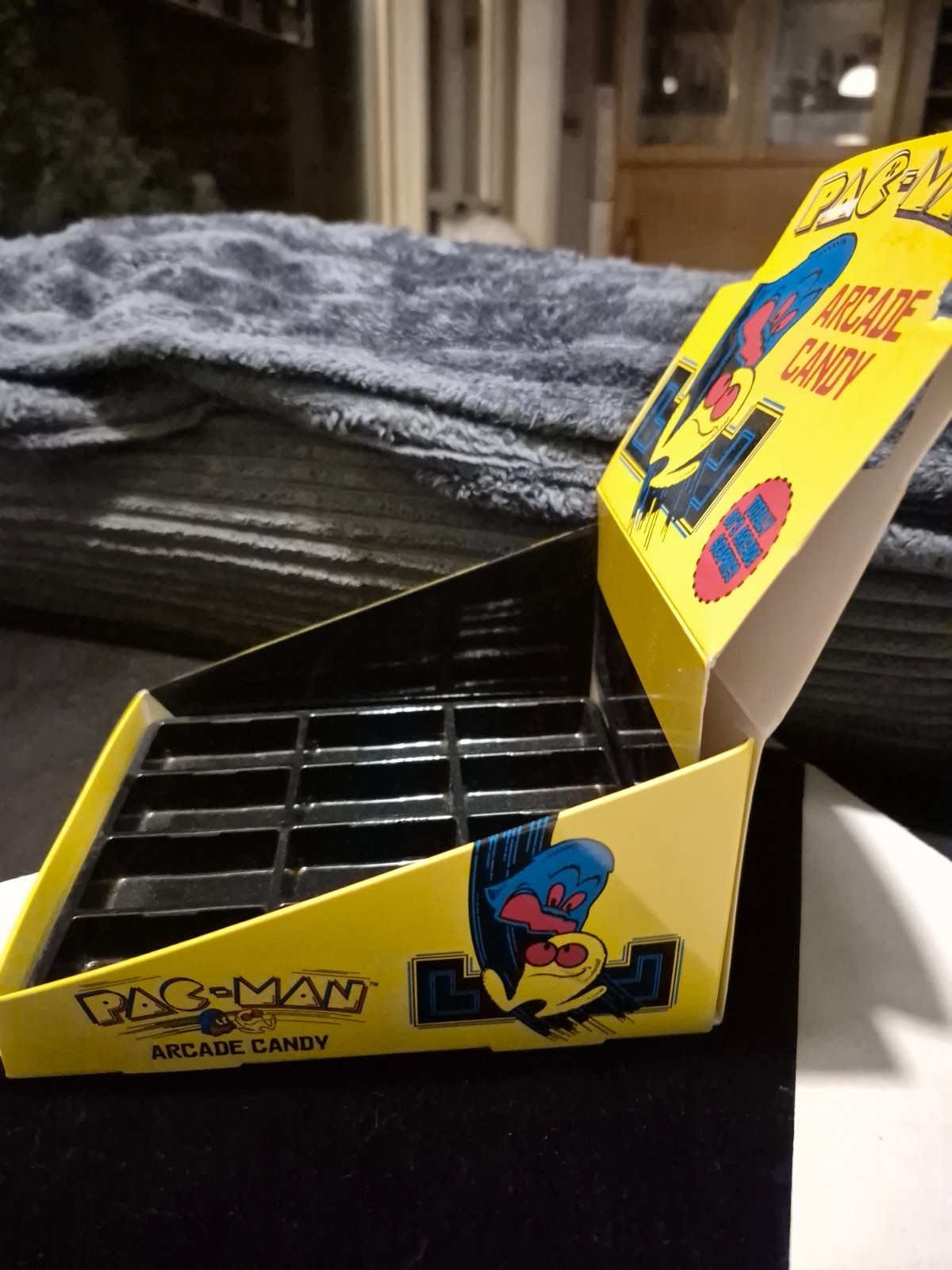 PAC-MAN ARCADE CANDY COUNTER BOX (candy not included ) exc