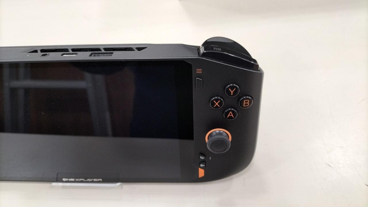 OneXPlayer Mini Pro 7″ Handheld PC Ryzen 7 6800U 32GB 2TB w/ Dock Box Exc
