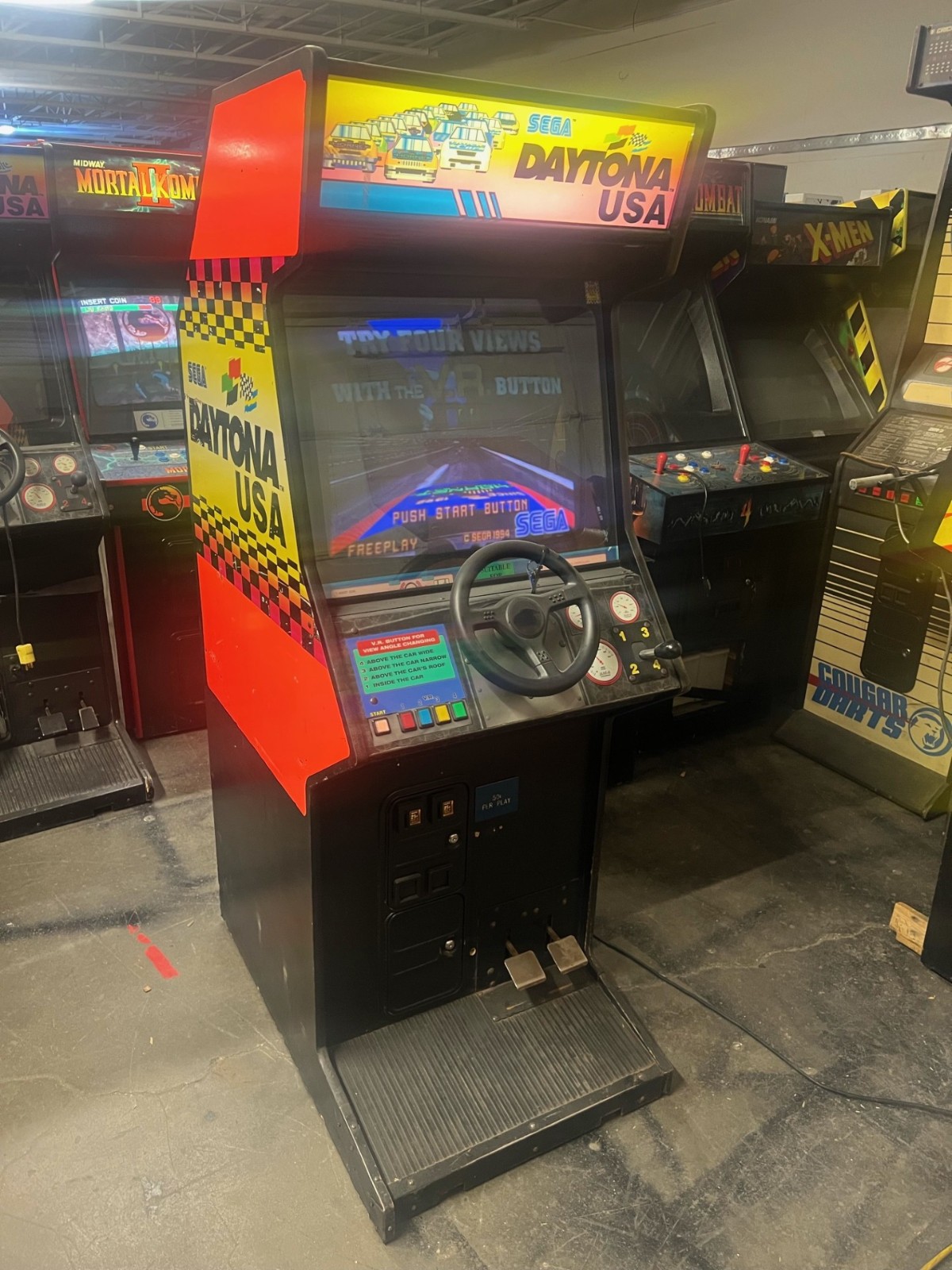 DAYTONA USA by SEGA 1994 – STAND UP / UPRIGHT (Linked Pair – 2 Machines) *RARE*