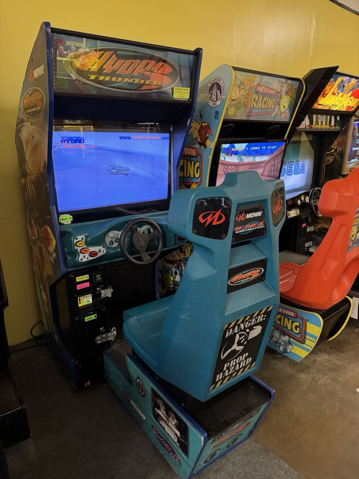 Midway Hydro Thunder Arcade Machine – 32” LED, Bill & Coin Acceptor – Works 100%