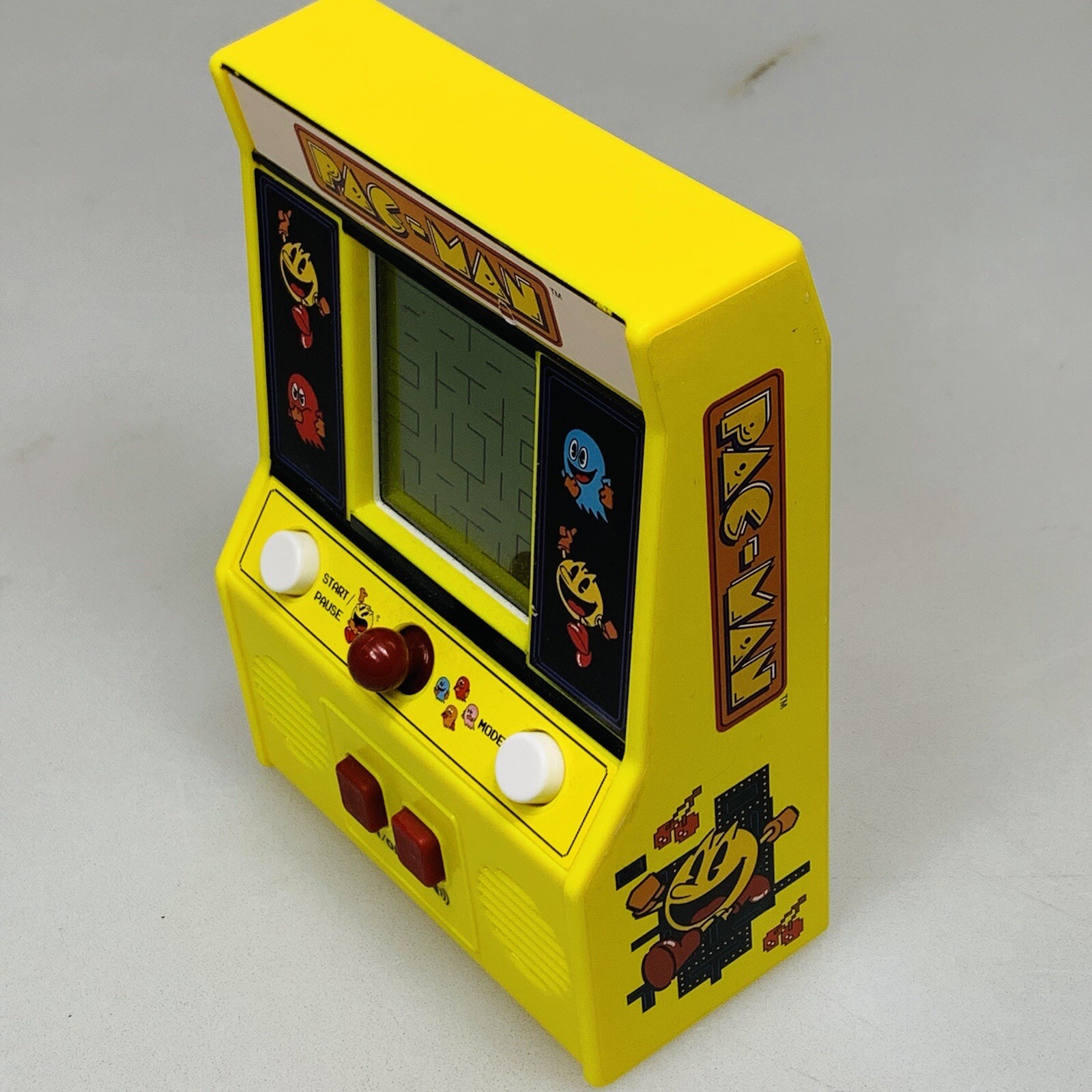 VTG Pac-Man Mini Electronic Arcade Handheld Classic Game 09521 Yellow Tested