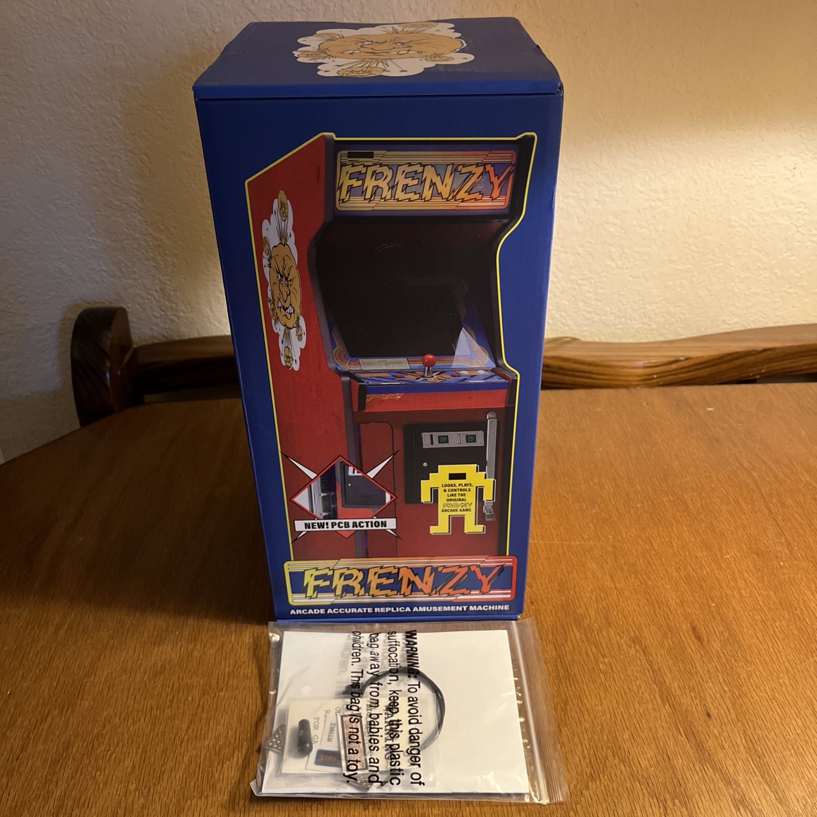 New Wave Toys Frenzy Replicade Arcade 1/6th scale