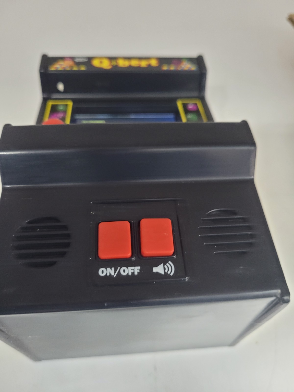 Q’Bert Mini Arcade Game 2016 Working and in Good Condition. Fun. Miniature Video