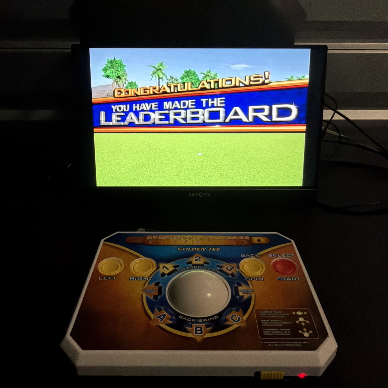 Golden Tee Golf Plug & Play Home TV Game Edition 2011 Jakks Pacific **Working