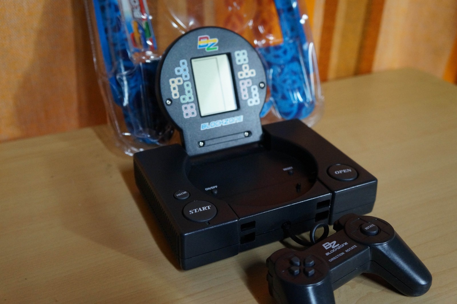 Retro BZ Blockzone Mini Handheld 1990s Game – NICE!