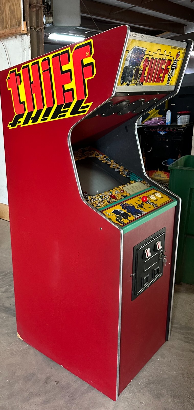 Thief Arcade Game ** Rare **