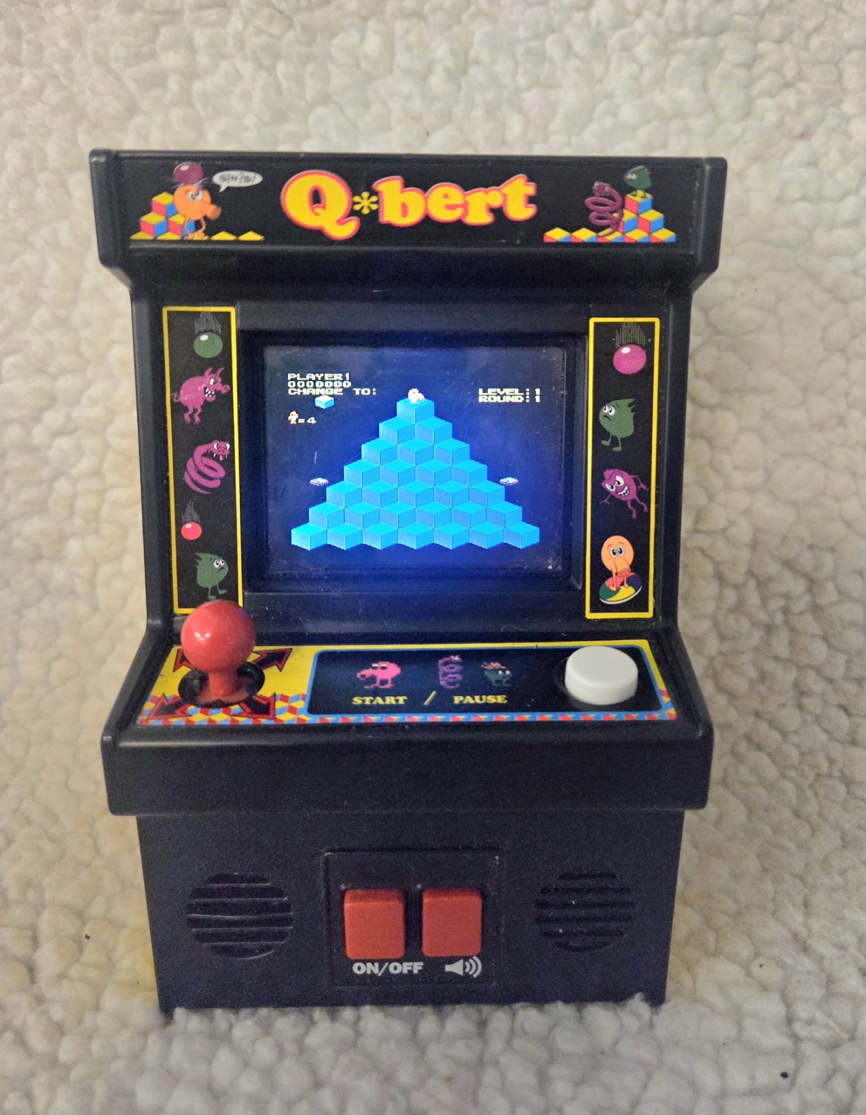 Q’Bert Mini Arcade Game 2016 Working and in Good Condition. Fun. Miniature.