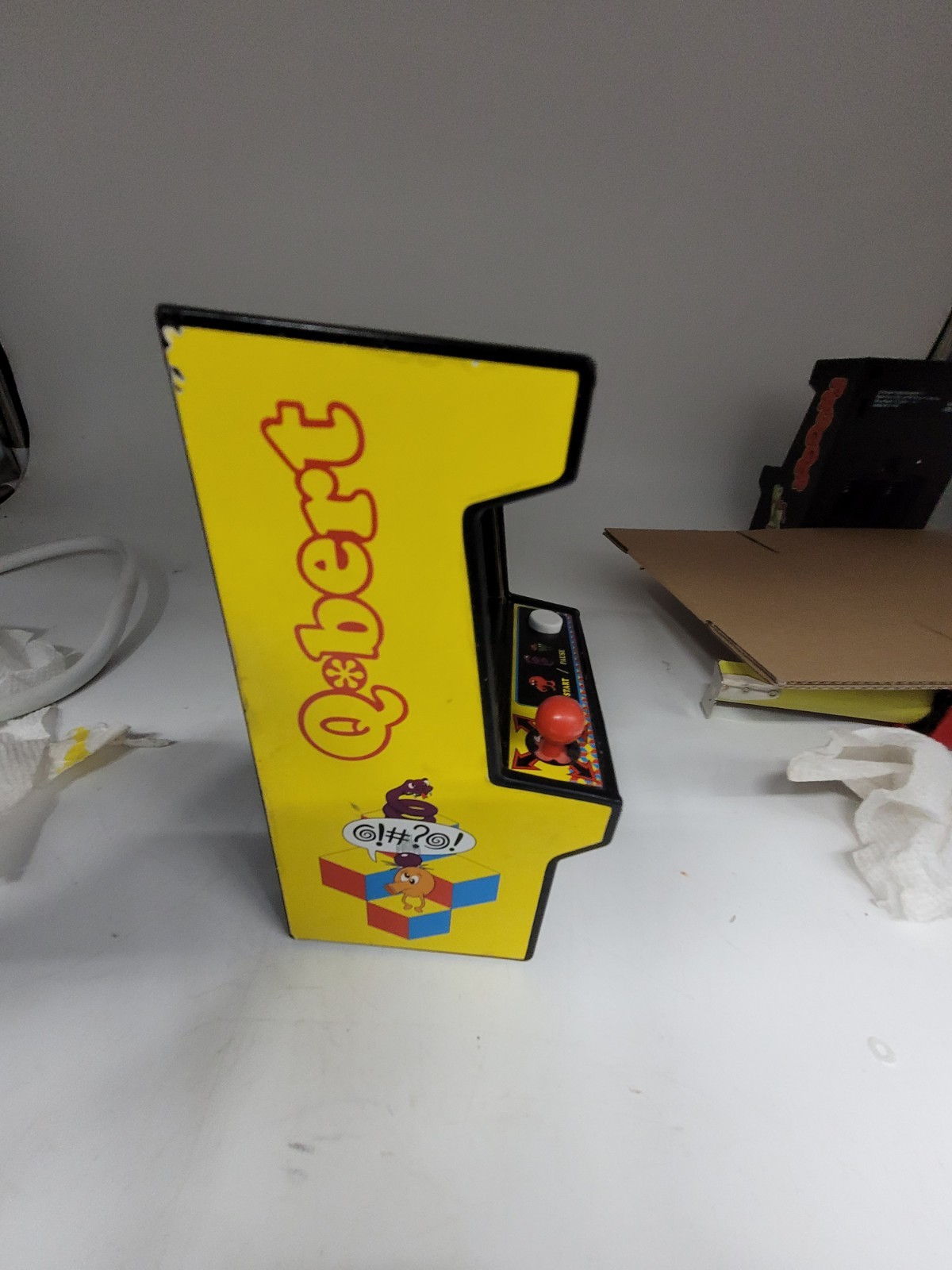 Q’Bert Mini Arcade Game 2016 Working and in Good Condition. Fun. Miniature Video