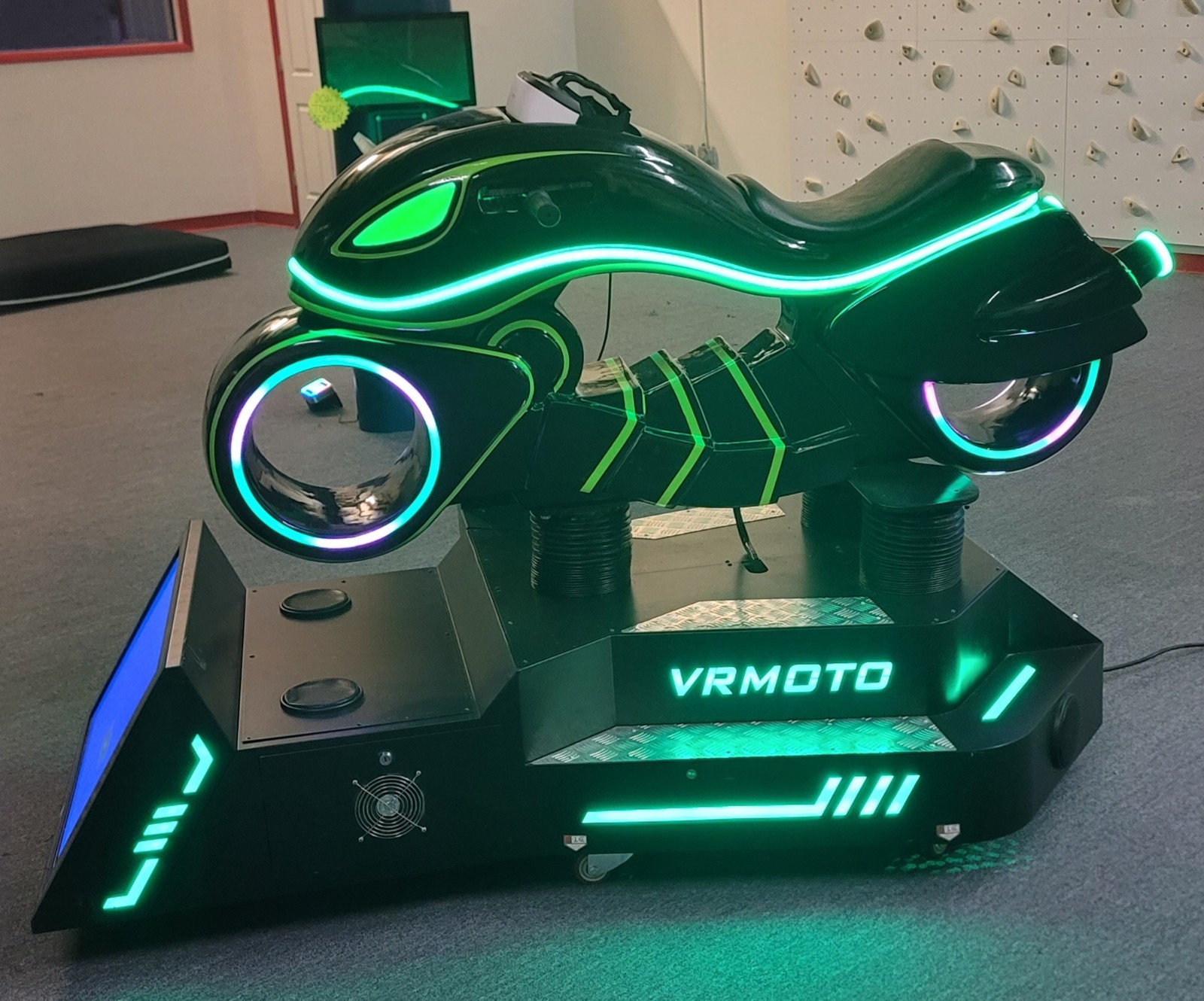 Commercial VR Motorcycle Racing Simulator Motion Arcade Machine GTX1660