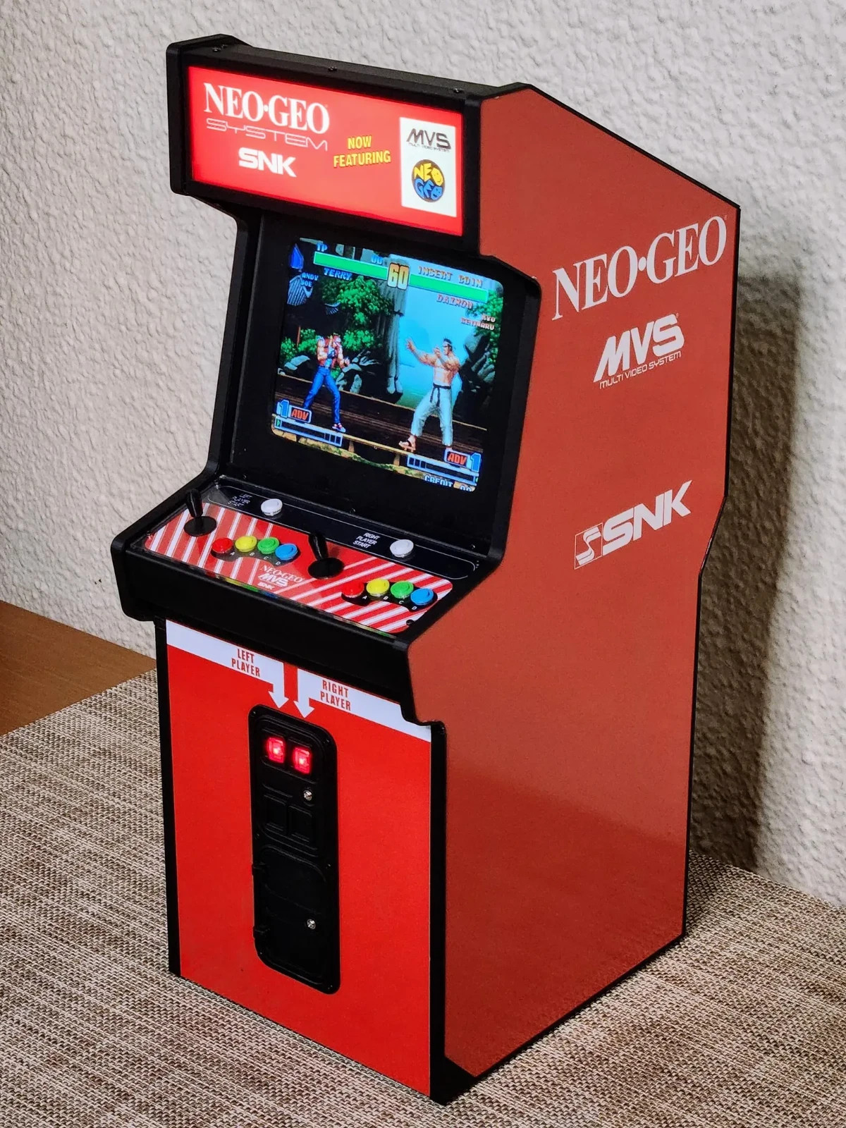 1:4 Scale Neo Geo MVS Arcade Cabinet – Playable Miniature