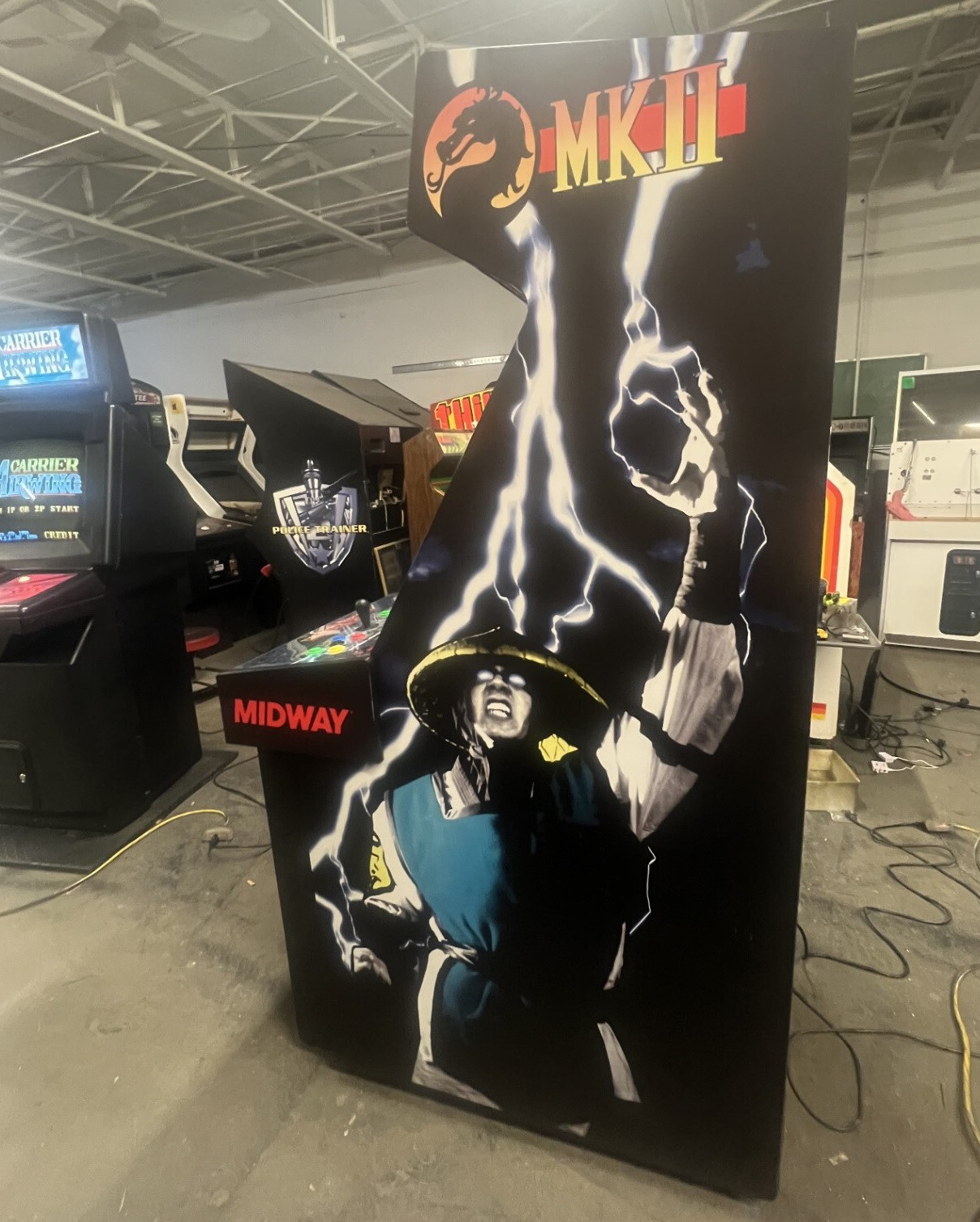 MORTAL KOMBAT II ARCADE MACHINE by MIDWAY 1993 (Excellent Condition)