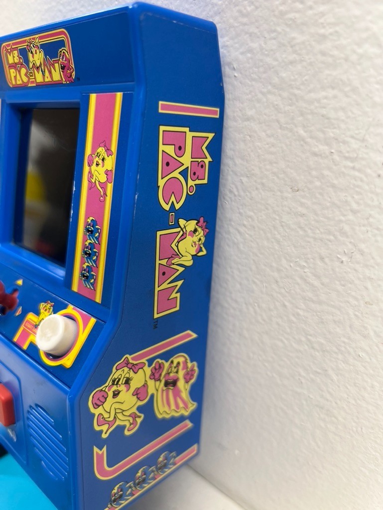 Ms.Pac-man Handheld Retro Mini Arcade Game 2018 Bandai Namco Basic Fun #09614