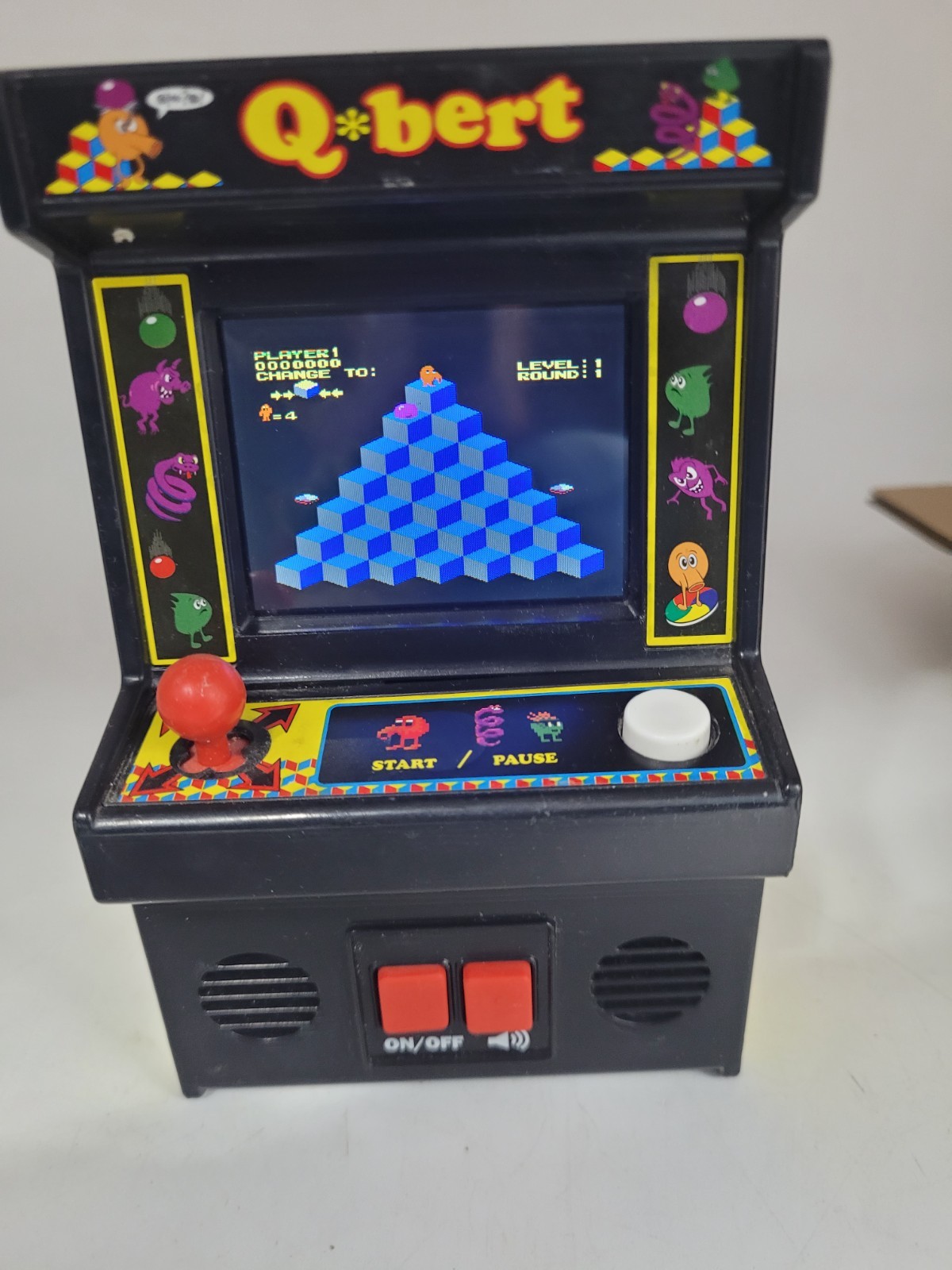 Q’Bert Mini Arcade Game 2016 Working and in Good Condition. Fun. Miniature Video