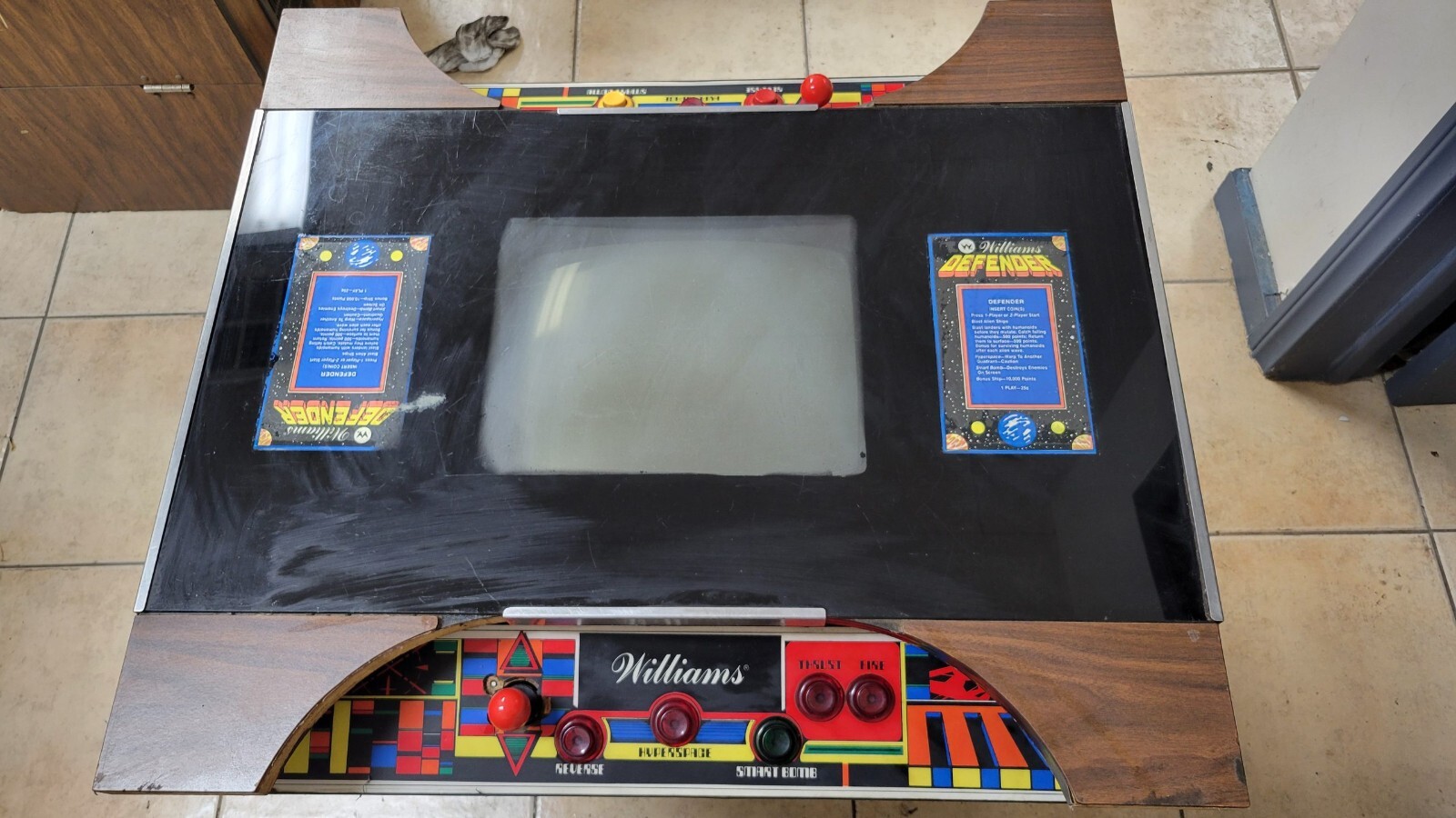 Defender arcade game table. Working good.