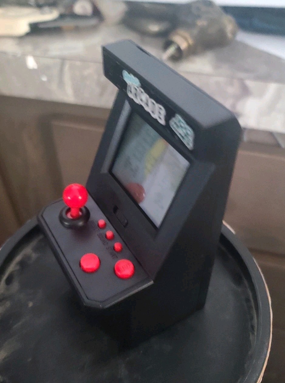 Retro Arcade 100 Exciting Games Mini Plastic Game Machine A+Condition