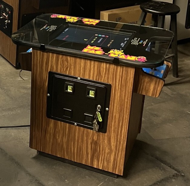 MS PAC-MAN ARCADE MACHINE COCKTAIL TABLE