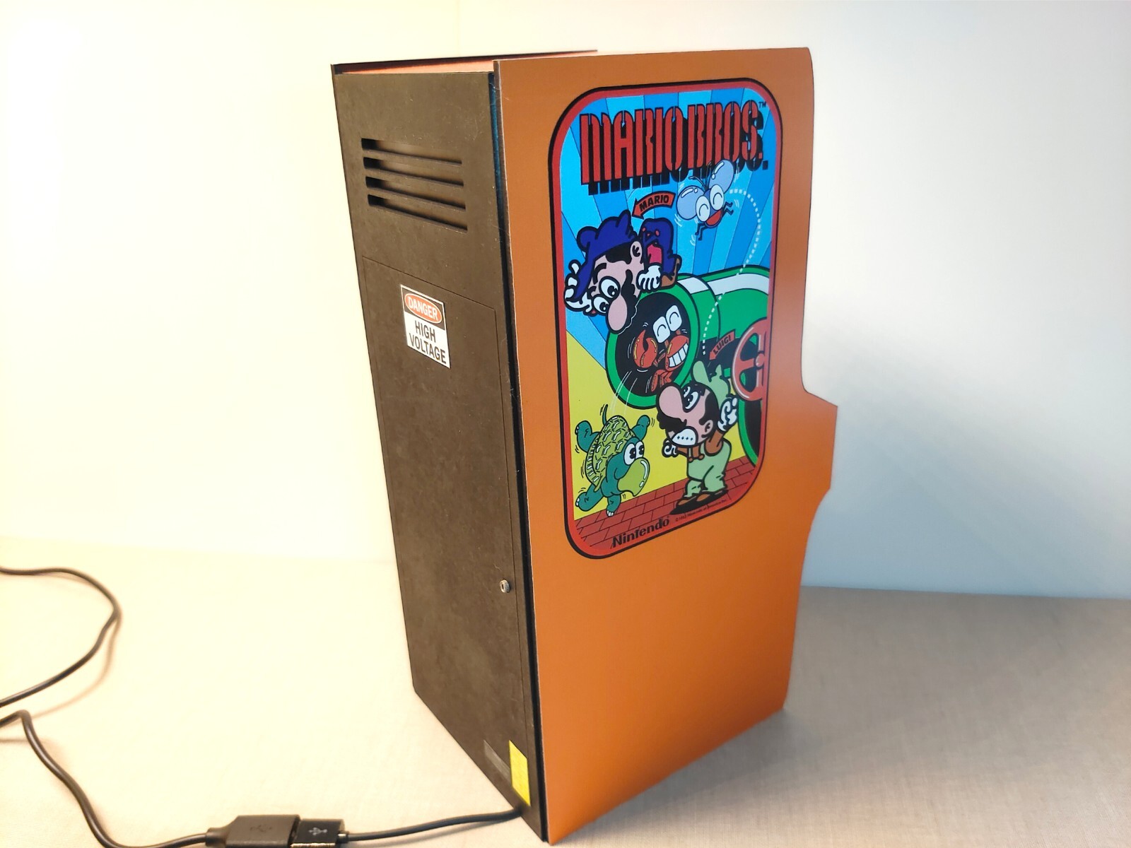 Mario Bros 1/6 scale mini working arcade cabinet (Playscale, New Wave Toys).
