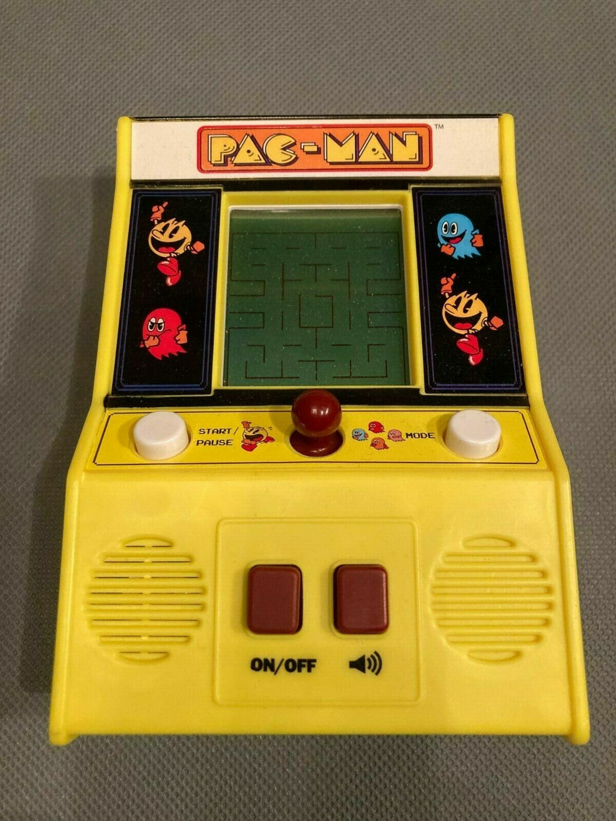 Collectors – Pacman Hand Held Game 09521 Excellent condition, Batteries included