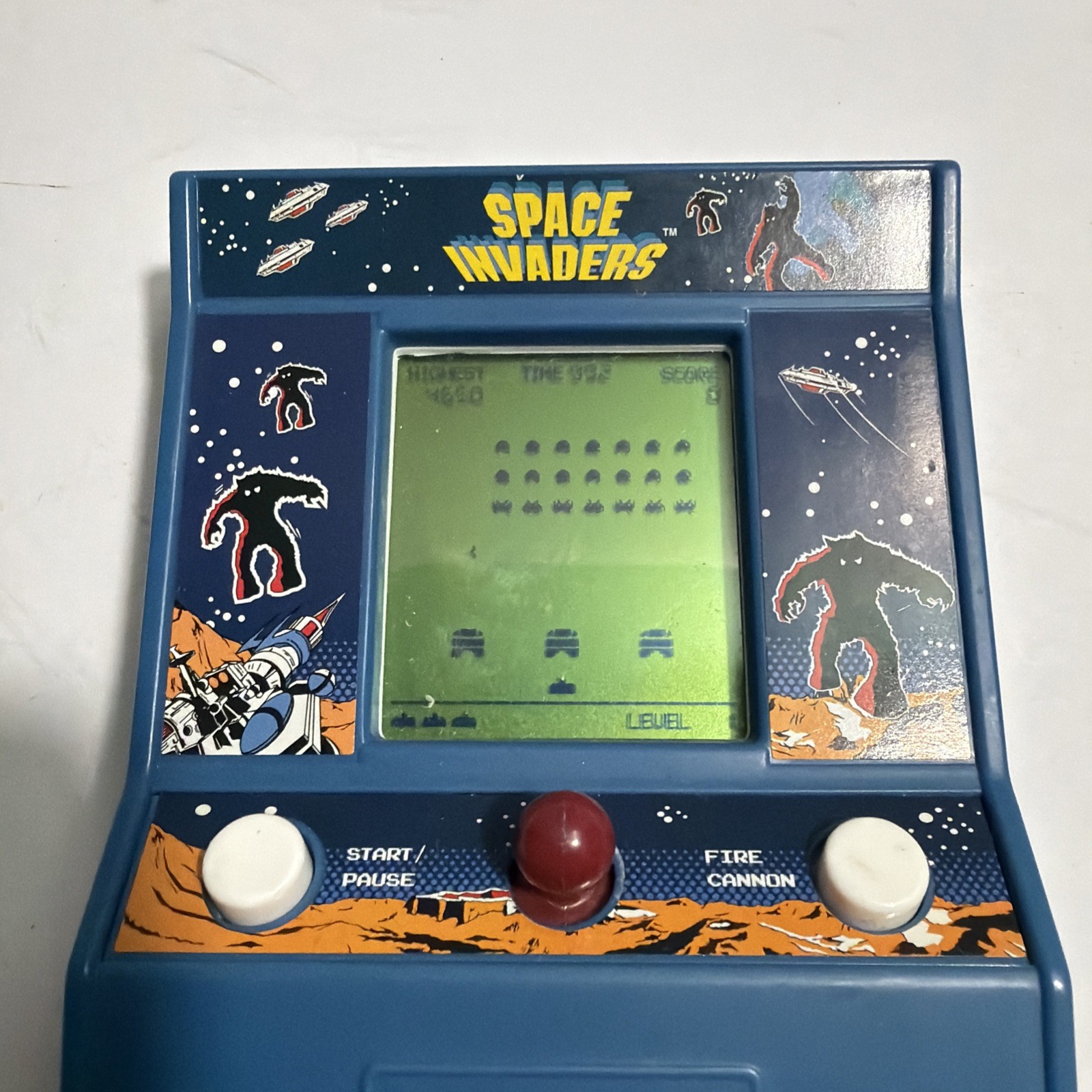 2016 Taito Space Invaders Retro Mini Arcade Hand Held Video Game – Works 100%