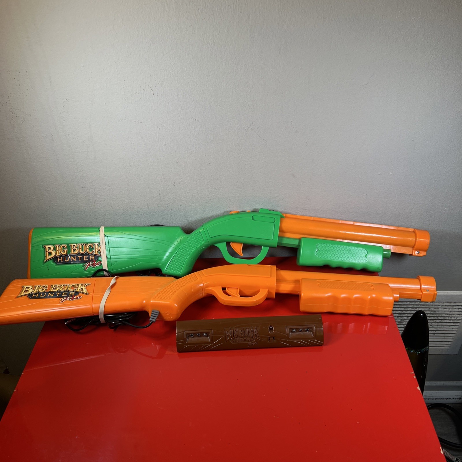 Big Buck Hunter Pro Plug & Play TV Arcade Game – 2 Guns w/ SENSOR INCLUDED WORKS