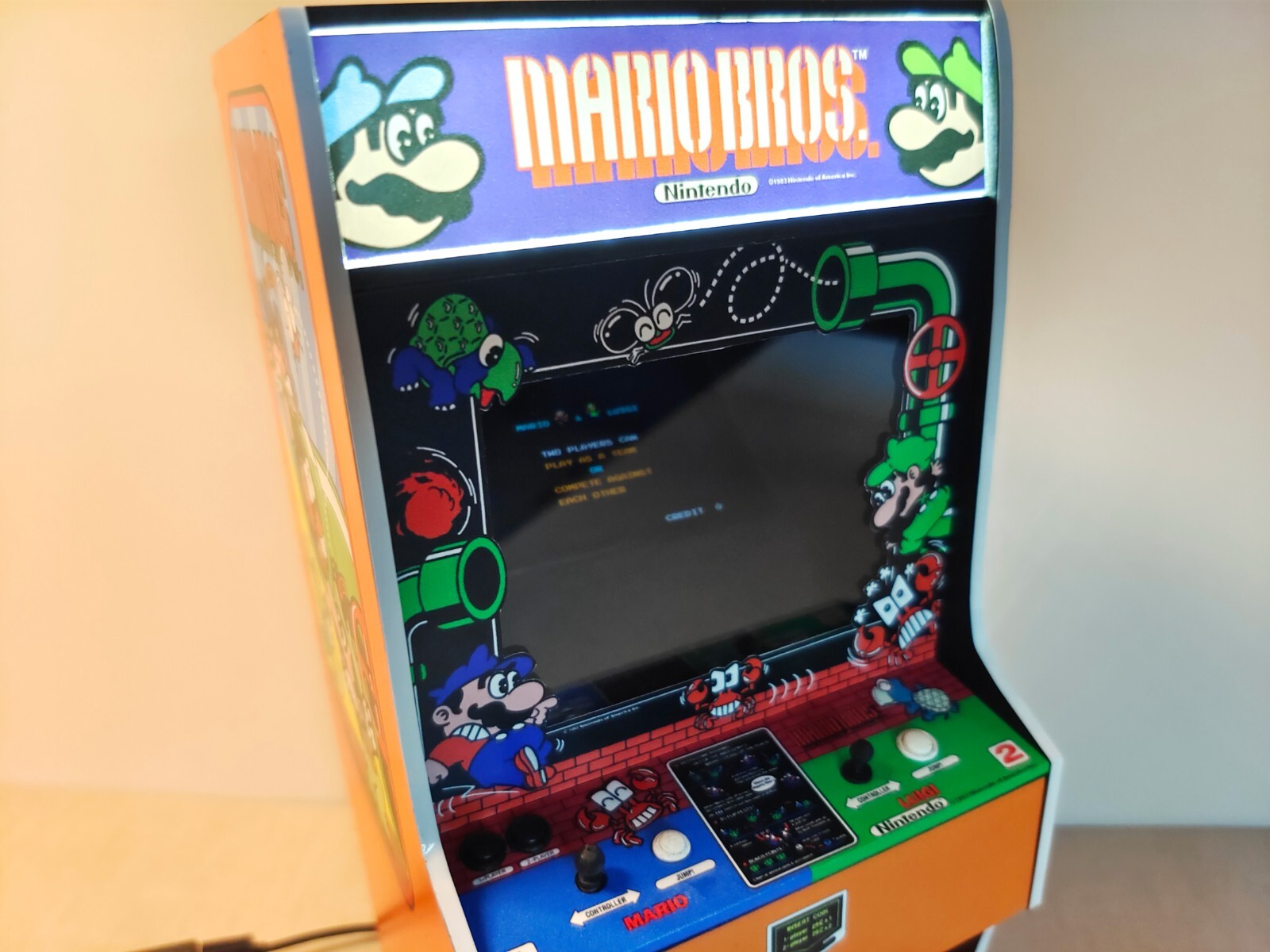 Mario Bros 1/6 scale mini working arcade cabinet (Playscale, New Wave Toys).