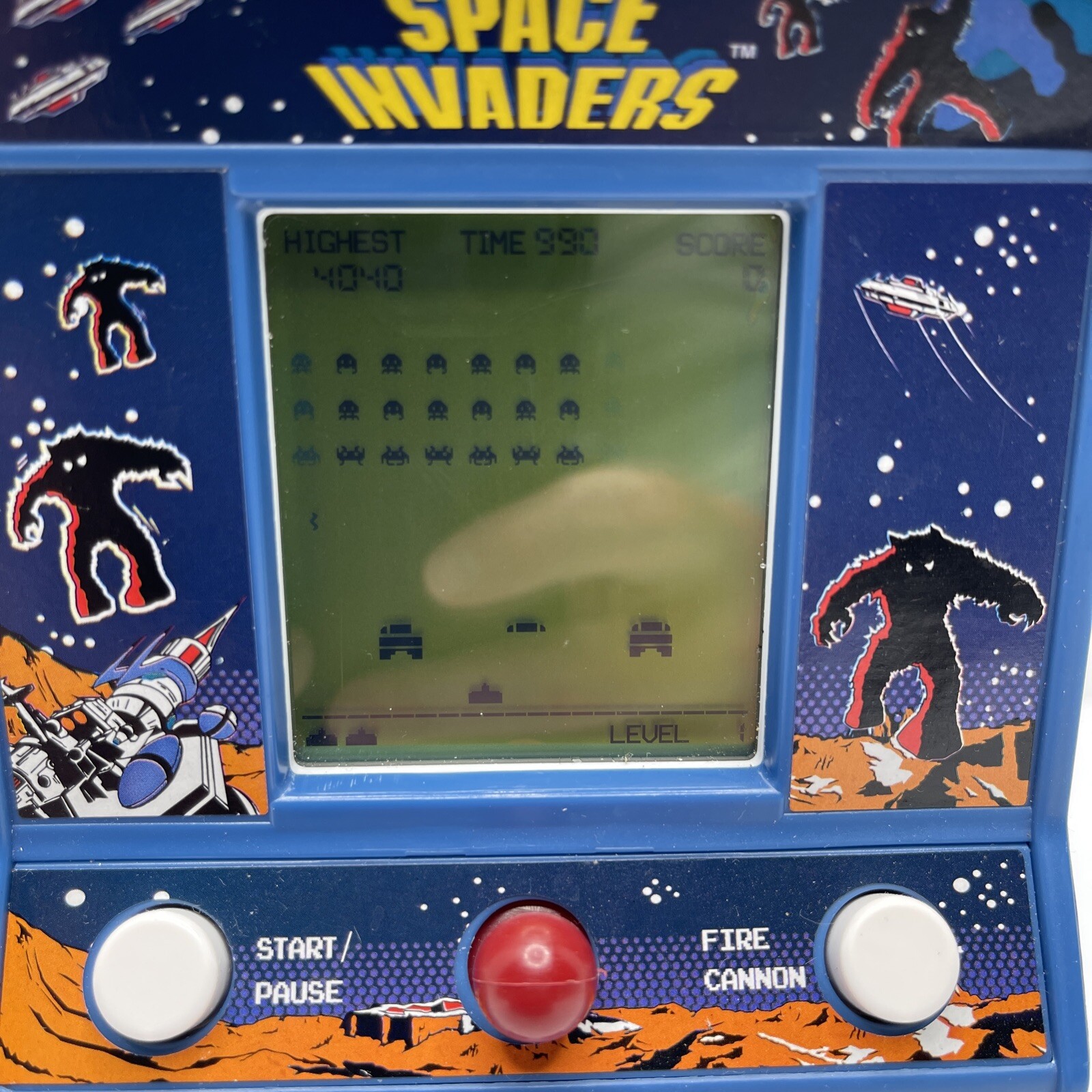 SPACE INVADERS Hand Held Electronic Classic Atari Arcade Console Batteries Incl