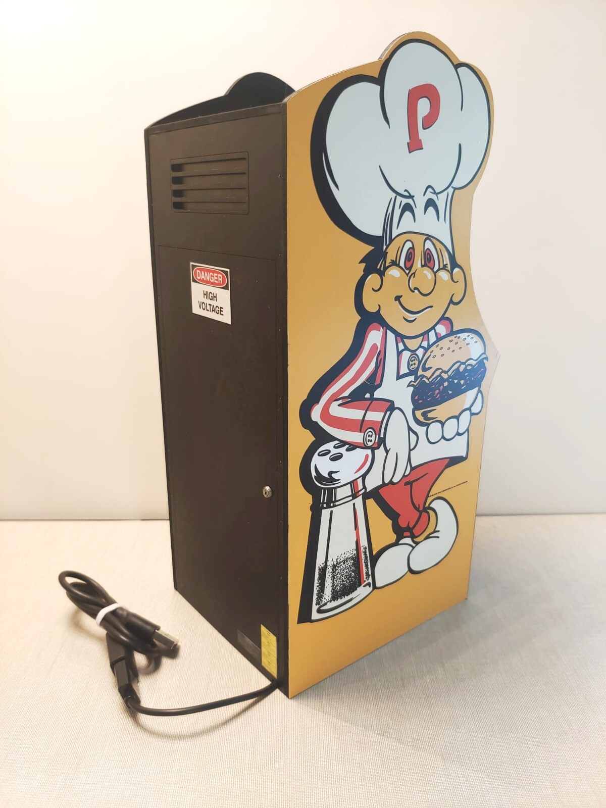 Burger Time 1/6 scale mini working arcade cabinet (Playscale, New Wave Toys).