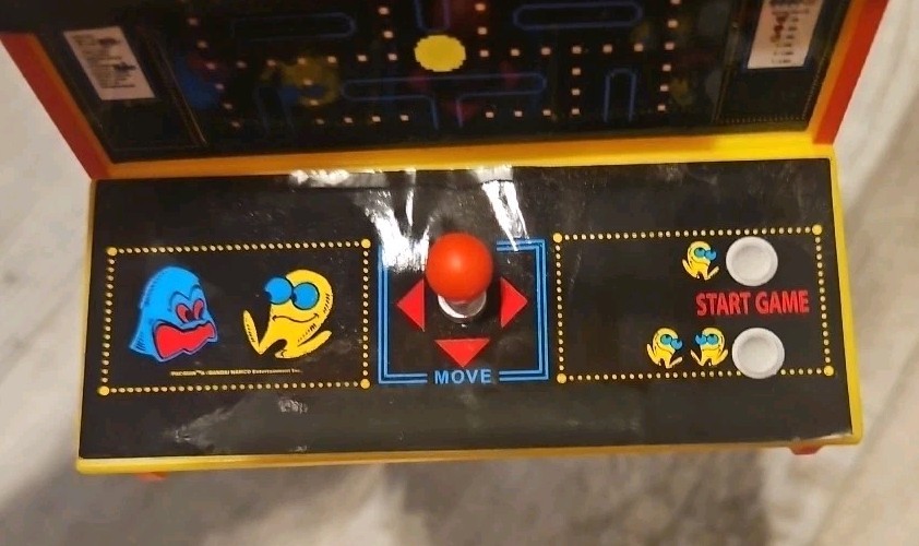 Pac-Man Arcade Game Phone Stand Brqnd New