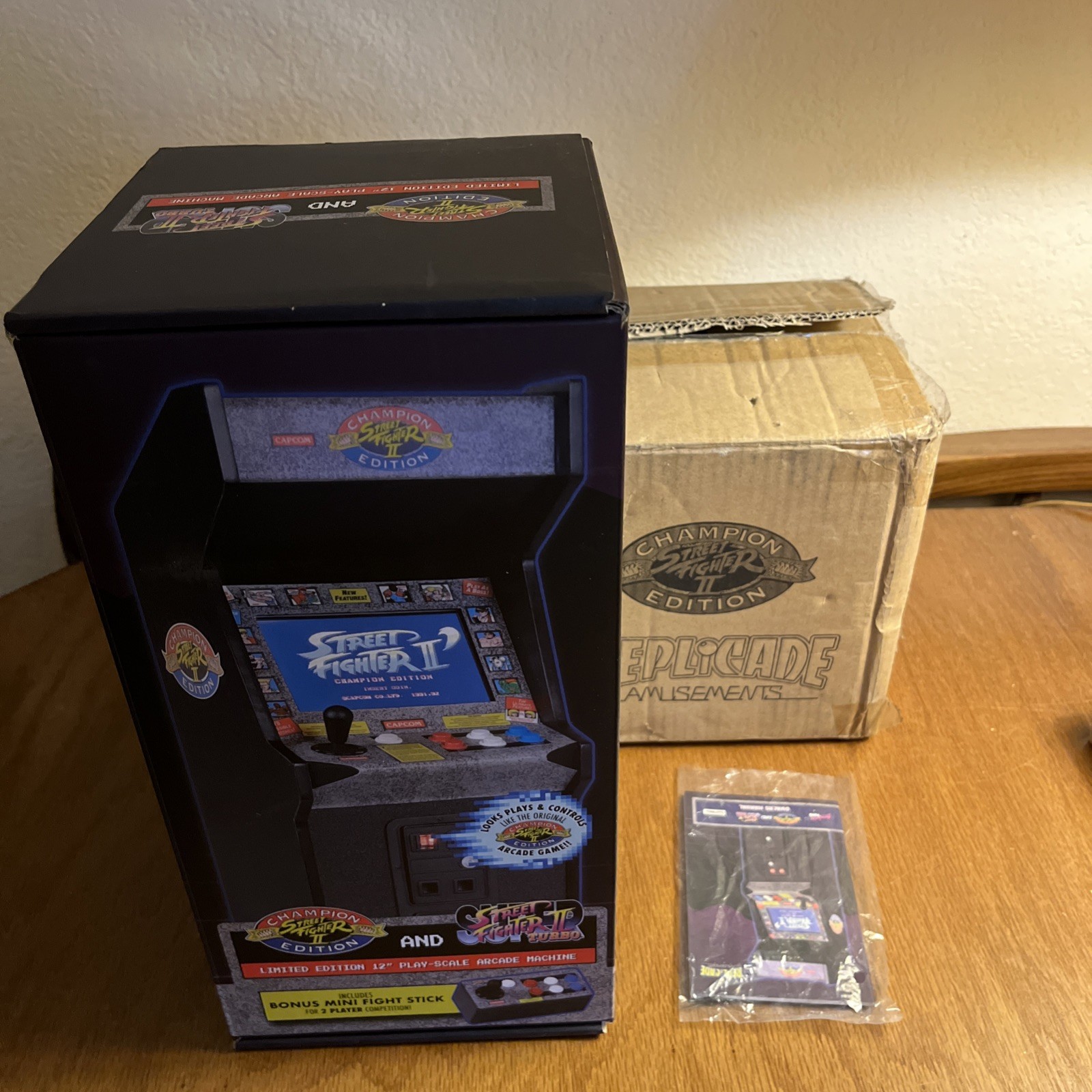 New Wave Toys Street Fighter II Replicade 1/6 Scale Mini Arcade