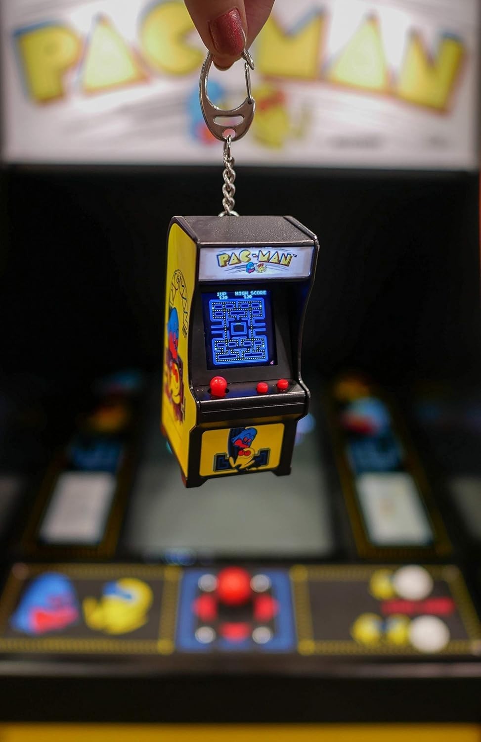 Nostalgic 3.5″ Pac-Man Mini Game – Battery Powered Fun for Kids & Adults