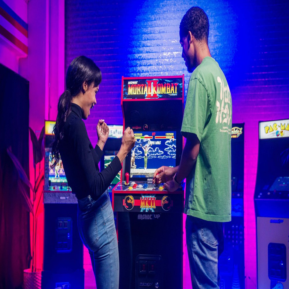 Arcade1Up Mortal Kombat II Deluxe Arcade video Game machine wifi multiplayer