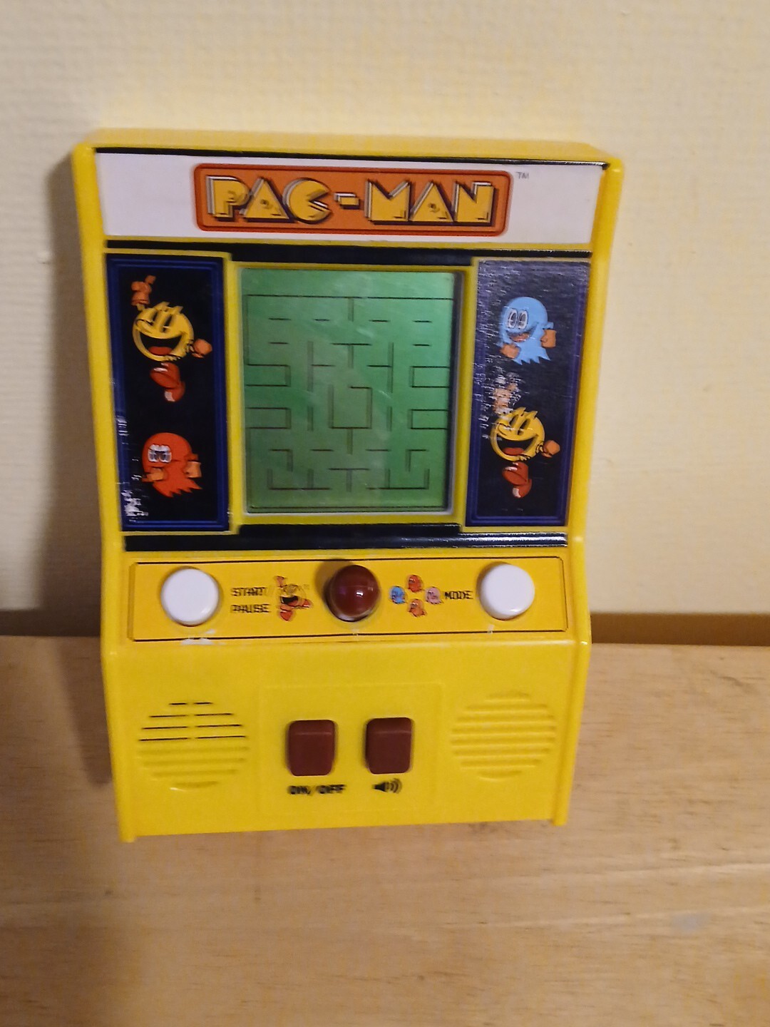 Mini Pac Man Handheld Arcade Game Bandai Namco Retro Video Machine Pacman WORKS