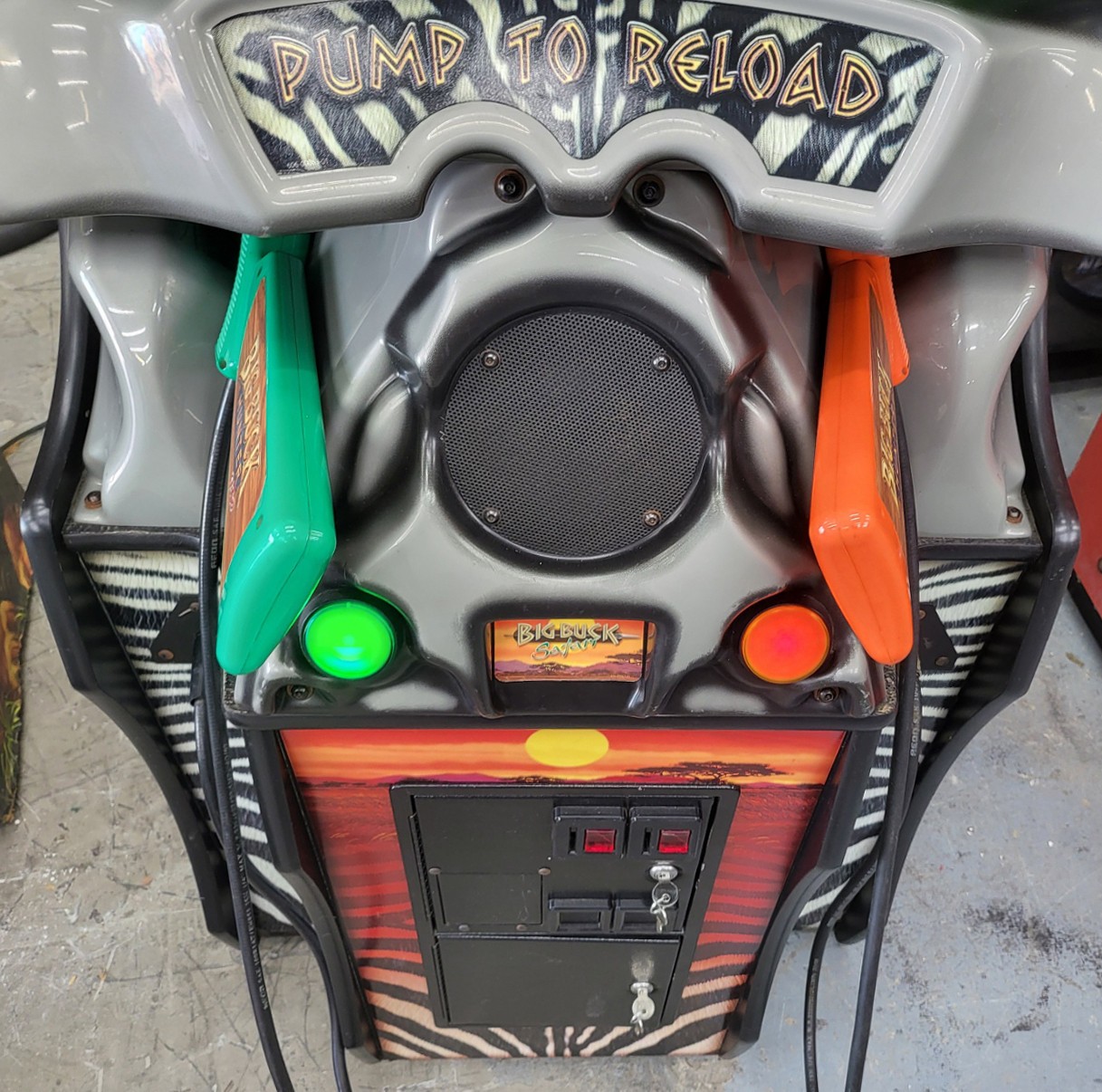 BIG BUCK HUNTER Pro SAFARI Full Size Arcade Shooting Game – WORKING GREAT! (S4)