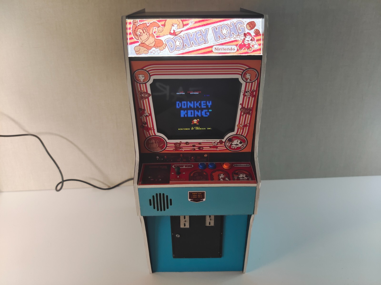 Donkey Kong 1/6 scale mini working arcade cabinet (Playscale, New Wave Toys).