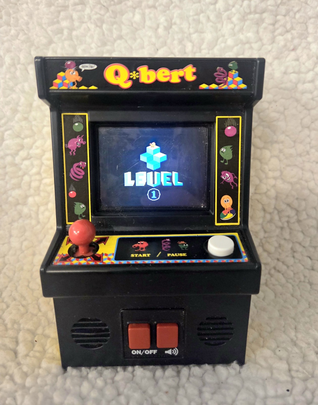 Q’Bert Mini Arcade Game 2016 Working and in Good Condition. Fun. Miniature.