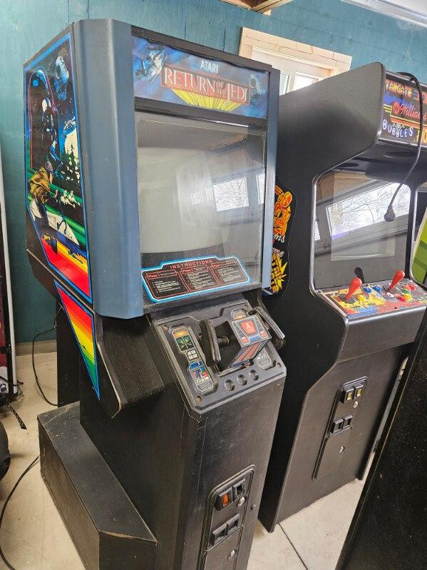 STAR WARS RETURN of the JEDI ARCADE MACHINE by ATARI 1983 (EXCELLENT) *RARE*