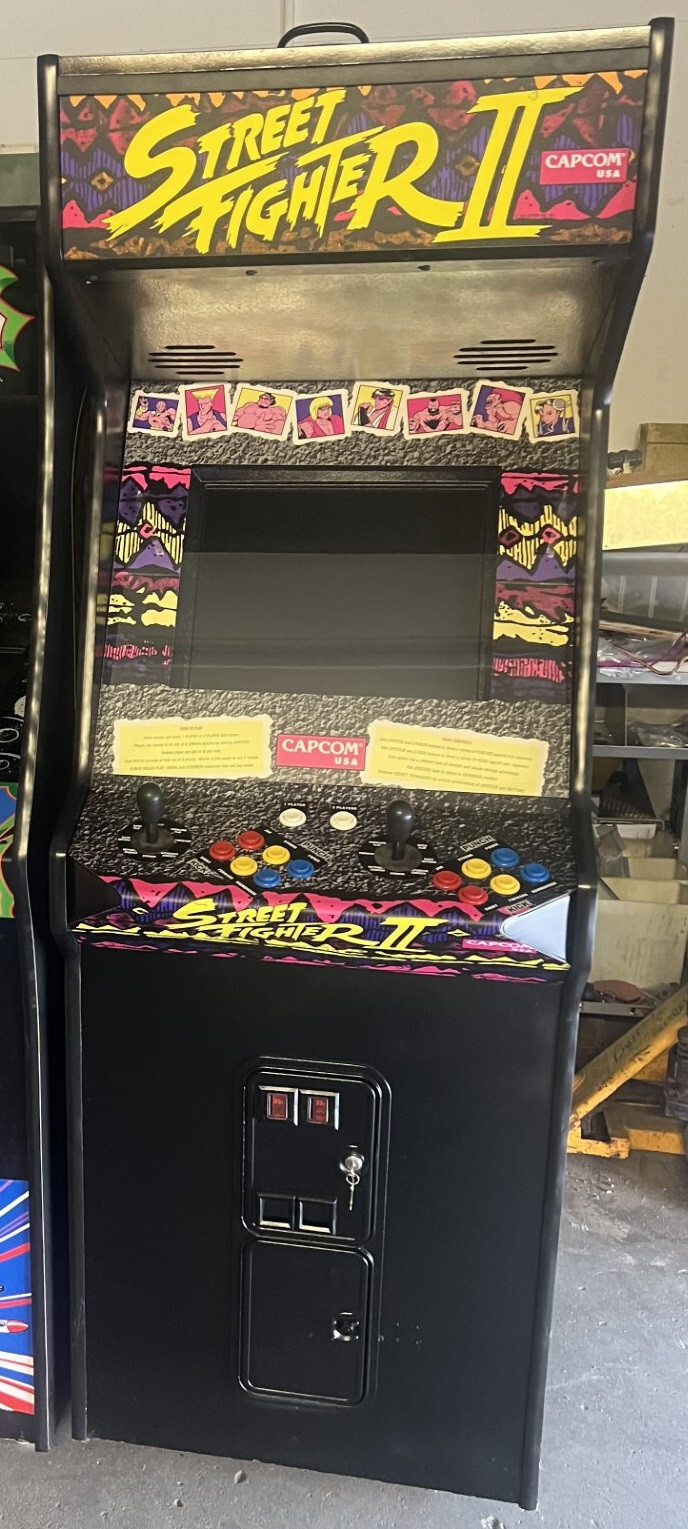 STREET FIGHTER II ARCADE MACHINE by CAPCOM 1991 (Excellent Condition)