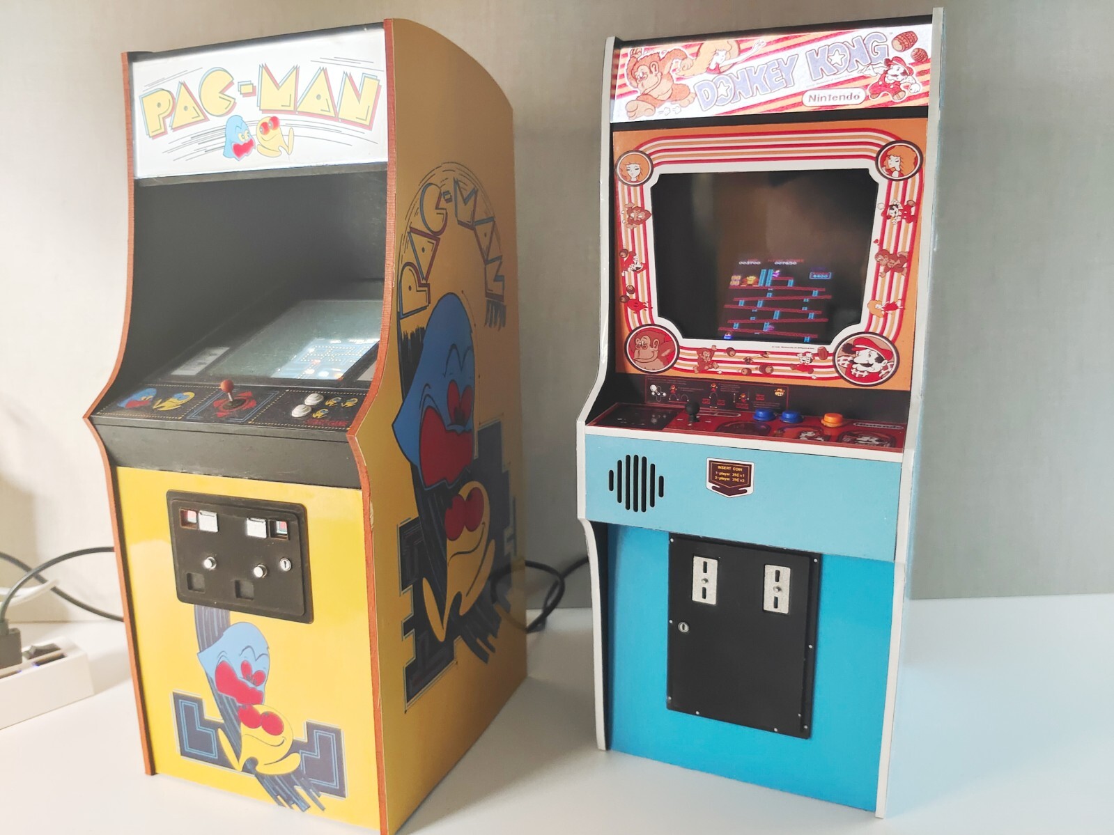 Donkey Kong 1/6 scale mini working arcade cabinet (Playscale, New Wave Toys).