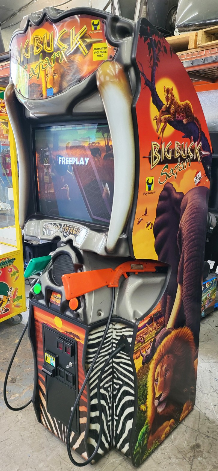 BIG BUCK HUNTER Pro SAFARI Full Size Arcade Shooting Game – WORKING GREAT! (S3)
