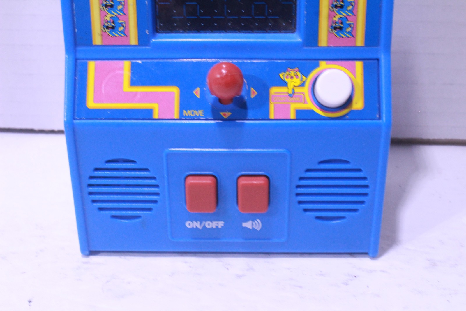 Ms.Pac-man Handheld Retro Mini Arcade Game 2018 Bandai Namco Basic Fun #09614