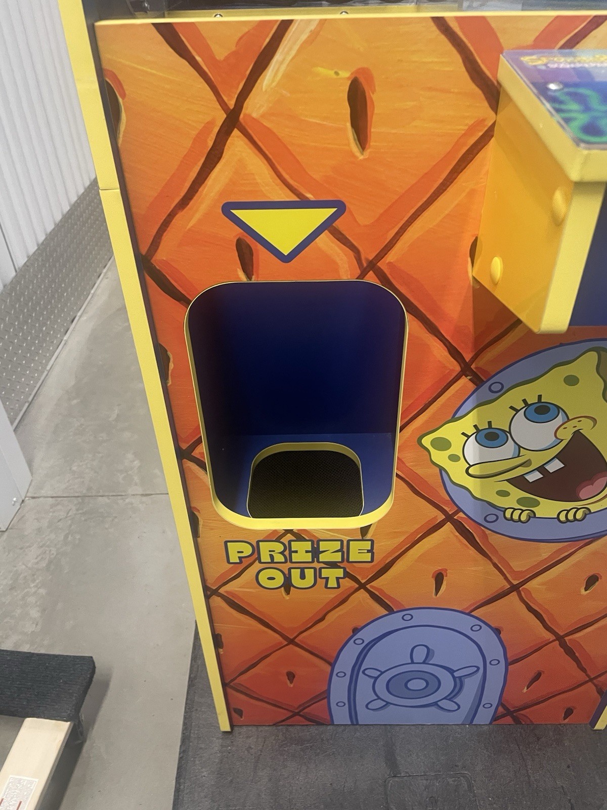 Arcade 1Up SpongeBob SquarePants Claw Machine (Lightly Used)