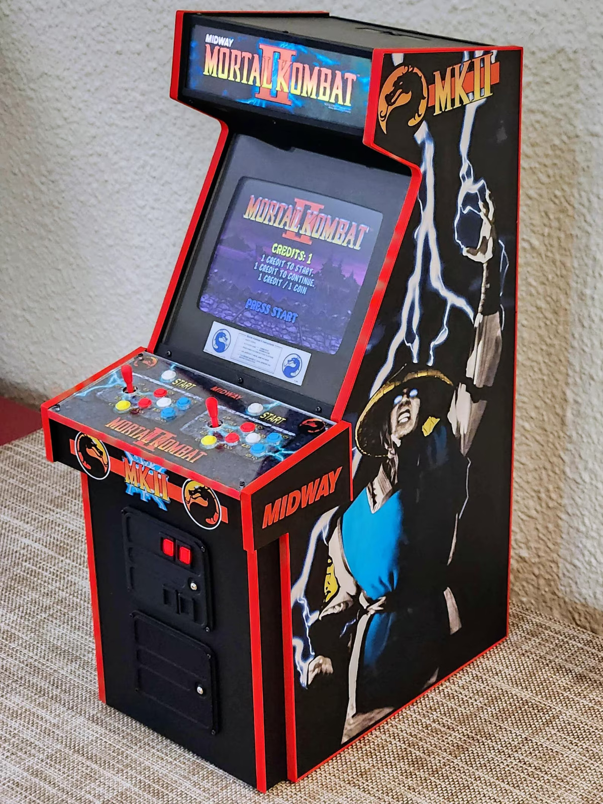 1:4 Scale Mortal Kombat II Arcade Cabinet – Playable Miniature