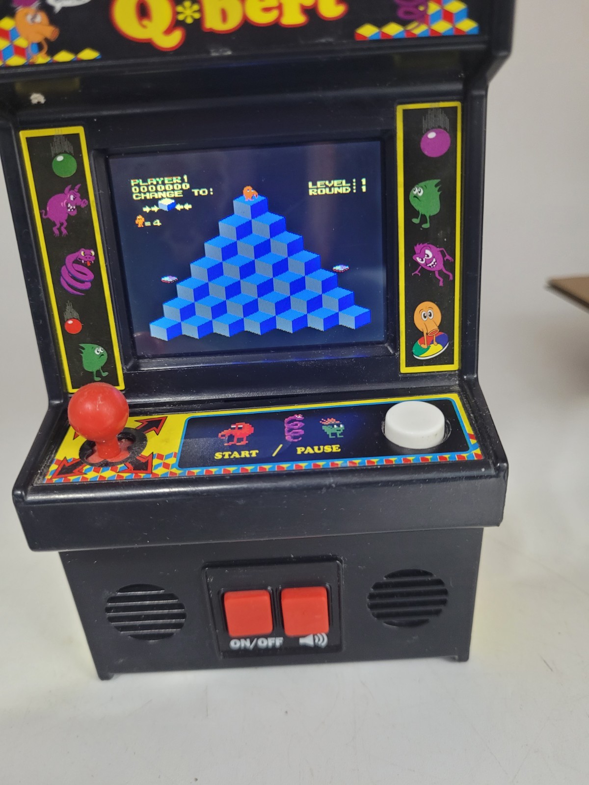 Q’Bert Mini Arcade Game 2016 Working and in Good Condition. Fun. Miniature Video