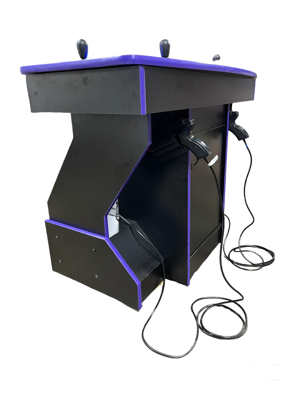 Retro Gaming Delight: Four Player Pedestal Arcade with Dual Light Guns