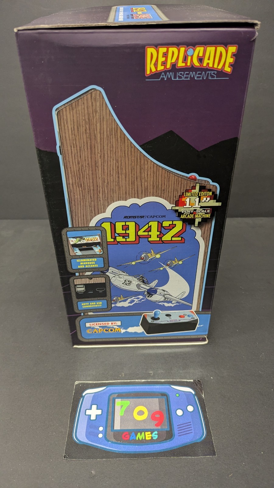 Replicade – 1942 – Mini Arcade Cabinet Black Overhaul New Wave Toys 1/6 Scale